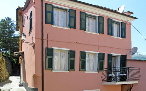 Arietta Vlo150: Ciel, Fenêtre, Propriété, Plante, Bâtiment, Architecture, Design Urbain, Quartier, Façade, Toit