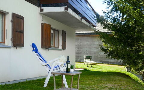 Cà Bias: Plante, Propriété, Bâtiment, Fenêtre, Ombre, Arbre, Chaise, Mobilier De Jardin, Lot Terre, Table