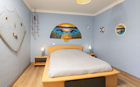 La Grève: Meubles, Lit, Chambre, Design Intérieur, Literie, Drap De Lit, Bois, Sol, Sol, Linge