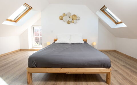 La Grève: Meubles, Chambre, Lit, Sol, Bois, Sol, Design Intérieur, Parquet, Literie, Éclairage