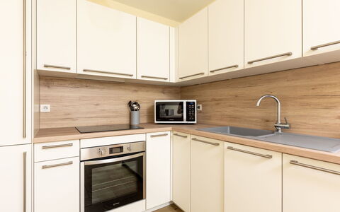 La Grève: Cuisine, Comptoir, Appareil De Cuisine, Cabinetry, Sol, Bois, Principaux Appliance, Design Intérieur, Sol, Domicile