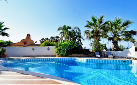 Le Palme: L'Eau, Ciel, Plante, Piscine, Bleu Azur, Arbre, Station Balnéaire, Arecales, Eco Hôtel, Loisir