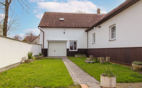 Plavsko: Ciel, Plante, Bâtiment, Nuage, Fenêtre, Pot De Fleur, Arbre, Maison, Lot Terre, Chalet