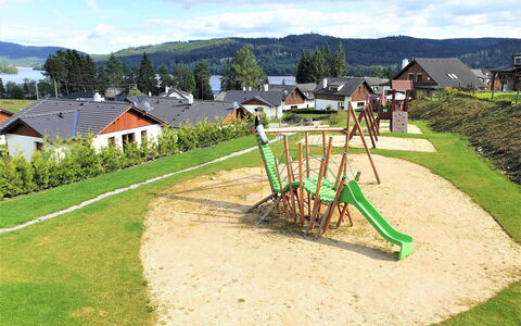 Lipno Nad Vltavou 85: Plante, Ciel, Nuage, Arbre, Lot Terre, Herbe, Loisir, Montagne, Paysage, Prairie