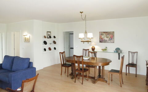 Casa da Quinta de Pedral: Meubles, Propriété, Table, Chaise, Canapé, Cadre, Bois, Design Intérieur, Sol, Sol