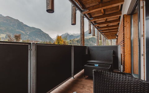 Kaprun 605: Ciel, Bâtiment, Propriété, Bois, Nuage, Architecture, Ombre, Maison, Montagne, Arbre