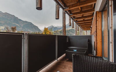 Kaprun 605: Ciel, Bâtiment, Propriété, Bois, Nuage, Architecture, Ombre, Maison, Montagne, Arbre