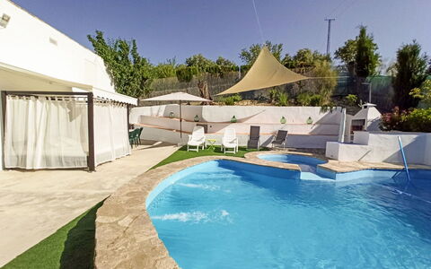 El Viso: L'Eau, Ciel, Plante, Propriété, Piscine, Bleu Azur, Ombre, Bâtiment, Arbre, Mobilier De Jardin