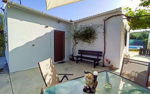 El Viso: Propriété, Plante, Ciel, Canapé, Bâtiment, Ombre, Design Intérieur, Architecture, Éclairage, Bois