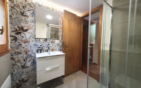 Castellammare del Golfo 265: Sol, Sol, Luminaire Plomberie, Design Intérieur, Bois, Salle De Bains, Lavabo, Évier, Armoire De Toilette, Plomberie