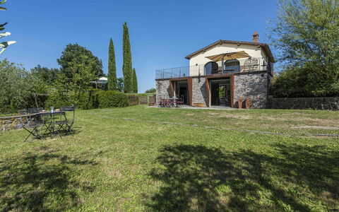 Casina Dell'acquaborra: Domicile, Biens, Chalet, Ferme, Jardin, Pelouse, Clôture, Aménagement Paysager, Cour, Villa
