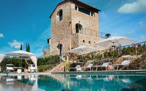 Villa Castiglioni: L'Eau, Ciel, Nuage, Plante, Bâtiment, Bleu, Piscine, Bleu Azur, Arecales, Maison