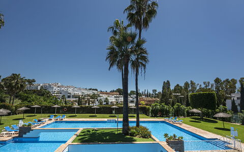 Las Ranas: L'Eau, Ciel, Plante, Bleu, Piscine, Arbre, Ombre, Arecales, Design Urbain, Condominium