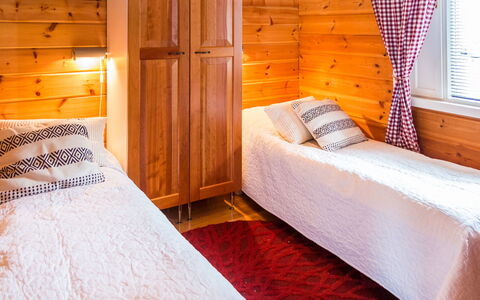 Tahkon Rantatupa 7 B: Bois, Sol, Sol, Meubles, Parquet, Design Intérieur, Lit Superposé, Pièce, Tache De Bois, Dur