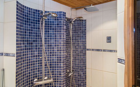 Tahkon Rantatupa 7 B: Bois, Sol, Sol, Meubles, Parquet, Design Intérieur, Lit Superposé, Pièce, Tache De Bois, Dur