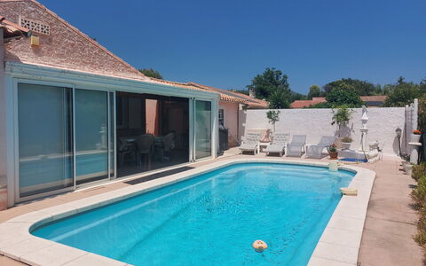 Ste Claire: Piscine, Composite, Recours, Loisir, Mobilier De Jardin, Biens, Villa, Caractéristique De L'Eau, Hôtel, Eco Hôtel