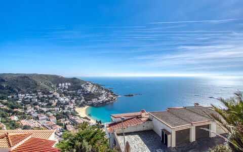 Garbinell: Bleu, L'Eau, Côte, Plan D'Eau, Horizon, Cotiers Et Relief Océaniques, Mer, Paysage Naturel, Paysage, Plage