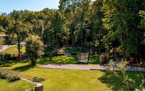Villa Antonio: Plante, Ciel, Communauté Des Plantes, Paysage Naturel, Arbre, Lot Terre, Herbe, Loisir, Suppression Des Plantes Ligneuses, Arbuste