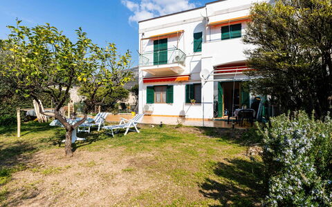 Marisol: Appartement, Recours, Chaise, Ombre, Balcon, Table Cuisine Et Salle A Manger, Restaurant, Eco Hôtel, Hôtel
