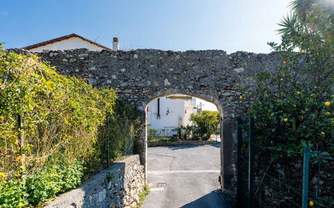 Marisol: Appartement, Recours, Chaise, Ombre, Balcon, Table Cuisine Et Salle A Manger, Restaurant, Eco Hôtel, Hôtel