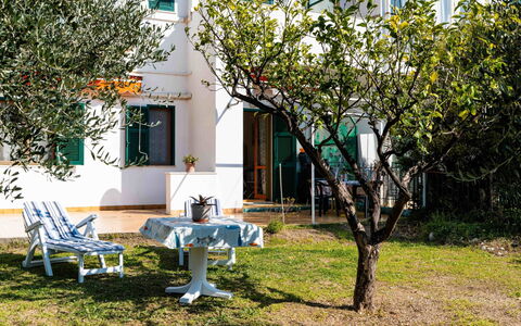 Marisol: Appartement, Recours, Chaise, Ombre, Balcon, Table Cuisine Et Salle A Manger, Restaurant, Eco Hôtel, Hôtel