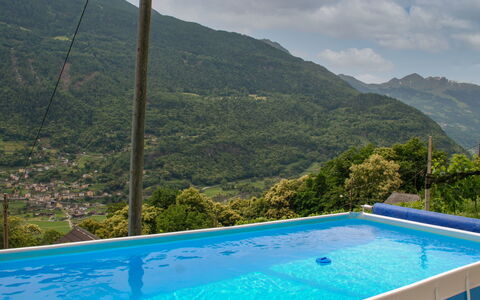 Pina: L'Eau, Plante, Ciel, Nuage, Ressources En Eau, Propriété, Piscine, Montagne, Bleu, Vert