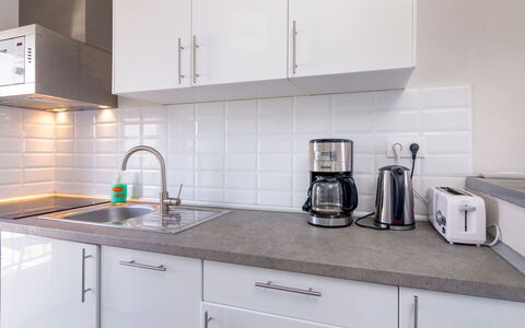 Las Perlas: Evier, Évier, Propriété, Robinet, Comptoir, Cabinetry, Cuisine, Luminaire Plomberie, Cuisinière, Éclairage