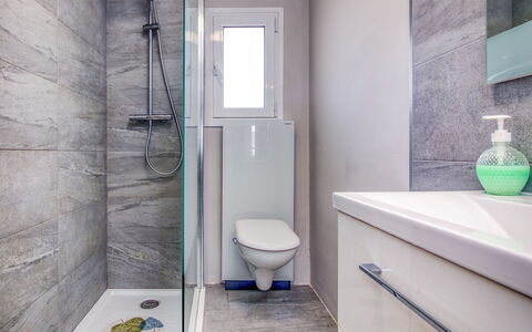 Las Perlas: Luminaire Plomberie, Propriété, Photographier, Blanc, Violet, Salle De Bains, Siège De Toilette, Bâtiment, Noir, Design Intérieur
