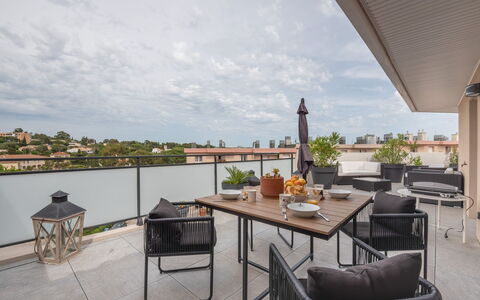 Eden Riviera: Ciel, Table, Nuage, Meubles, Design Intérieur, Sol, Bois, Condominium, Pot De Fleur, Bâtiment