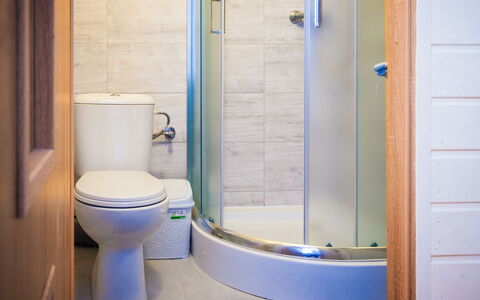 Antoś: Luminaire Plomberie, Propriété, Siège De Toilette, Toilette, Salle De Bains, Tete De Douche, Bleu, Violet, Douche