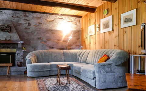 Rustico Tecc Berbis: Propriété, Meubles, Canapé, Bois, Table, Design Intérieur, Sol, Sol, Salon, Dur