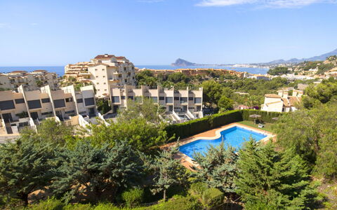 Residencial Jazmines: Ciel, Nuage, Jour, Bâtiment, Plante, L'Eau, Bleu Azur, Arbre, Condominium, Design Urbain