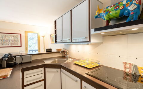 Les Princes: Cabinetry, Comptoir, Bois, Design Intérieur, Évier, Cuisine, Cadre, Cuisinière, Evier, Mur
