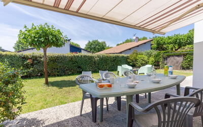 Mimizan 495: Meubles, Table, Propriété, Plante, Ciel, Chaise, La Nature, Ombre, Tableau De Plein Air, Arbre
