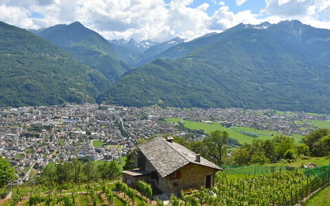 Rustico Rebustella: Nuage, Montagne, Ciel, Plante, Écorégion, La Nature, Paysage Naturel, Bâtiment, Montagnes, Lot Terre