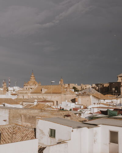 Posada La Casa Del Pintor: Nuage, Ciel, Fenêtre, Bâtiment, Design Urbain, Paysage, Ville, Façade, Toit, Cityscape