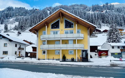 See 645: Ciel, Nuage, Neige, Bâtiment, Propriété, Fenêtre, Montagne, Maison, Pente, Arbre