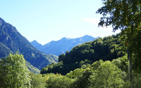 Chalet al Portic: Montagnes Relief, Montagne, Vert, Feuille, Arbre, La Nature, Environnement Naturel, Végétation, Paysage Naturel, Colline