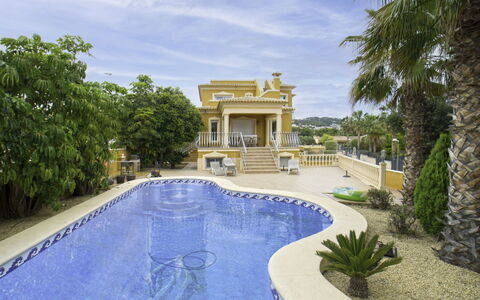 Villa Delfín: L'Eau, Plante, Nuage, Ciel, Propriété, Piscine, Arbre, Bâtiment, Plan D'Eau, Loisir