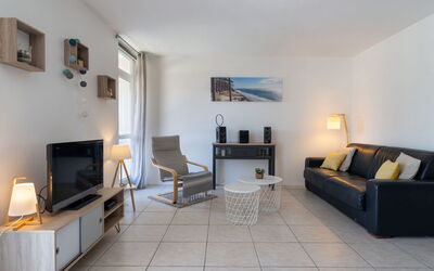 Arcachon Marines 209.4: Meubles, Design Intérieur, Sol, Canapé, Sol, Salon, Pièce, Plafond, Table, Appartement