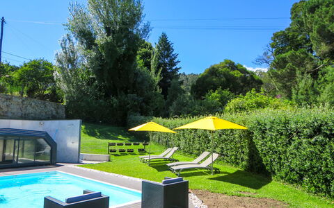 Da Maria: Plante, Ciel, Propriété, La Nature, Ombre, Arbre, Mobilier De Jardin, Piscine, Bâtiment, Table