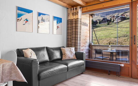Sundance 10 1: Propriété, Canapé, Bois, Design Intérieur, Sol, Salon, Sol, Mur, Ombre, Plante