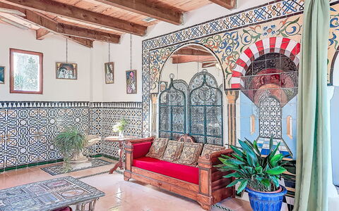 Les Ecuries: Design Intérieur, Meubles, Sol, Sol, Éclairage, Pièce, Tapis, Plafond, Canapé, Salon