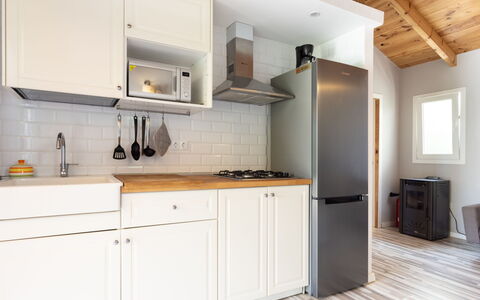 Jorge: Cabinetry, Evier, Évier, Comptoir, Propriété, Meubles, Bâtiment, Robinet, Bois, Cuisine