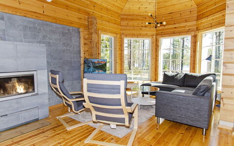 Villa Eläntätila: Bois, Sol, Sol, Meubles, Parquet, Design Intérieur, Lit Superposé, Pièce, Tache De Bois, Dur