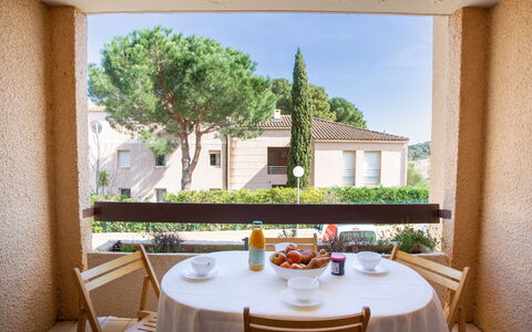 Les Mimosas Bleus: Ciel, Bâtiment, Neige, Maison, Fenêtre, Arbre, Pente, Porte, Gelé, Chalet