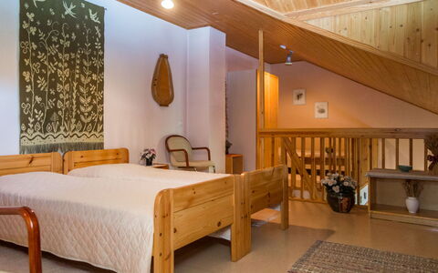Tintintaival 2 a 8: Bois, Sol, Sol, Meubles, Parquet, Design Intérieur, Lit Superposé, Pièce, Tache De Bois, Dur