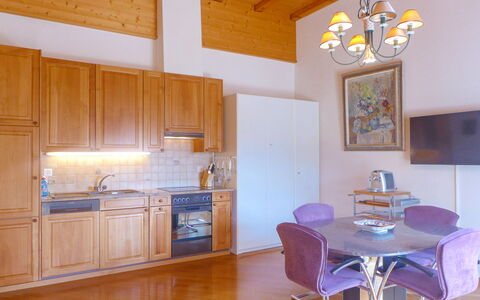 Les Vignettes 42: Cabinetry, Meubles, Propriété, Comptoir, Cadre, Bâtiment, Bois, Design Intérieur, Chaise, Architecture