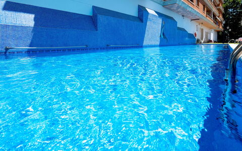 Eureka: L'Eau, Jour, Bleu, Bâtiment, Plante, Bleu Azur, Piscine, Éclairage, Ciel, Aqua