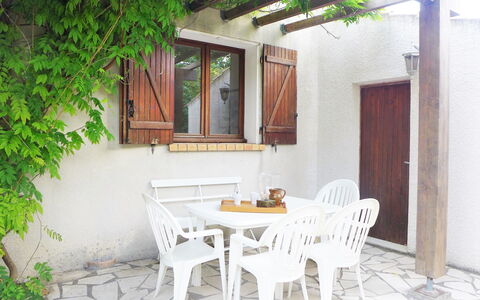 Les Hauts de Grimmal: Propriété, Pièce, Meubles, Maison, Bâtiment, Table, Design Intérieur, Immobilier, Chalet, Chaise